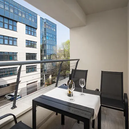 Modern Center Apartment *