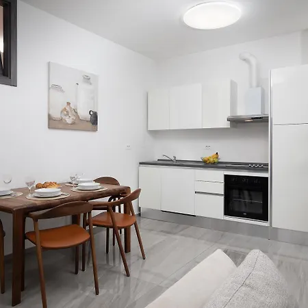 Modern Center Apartment