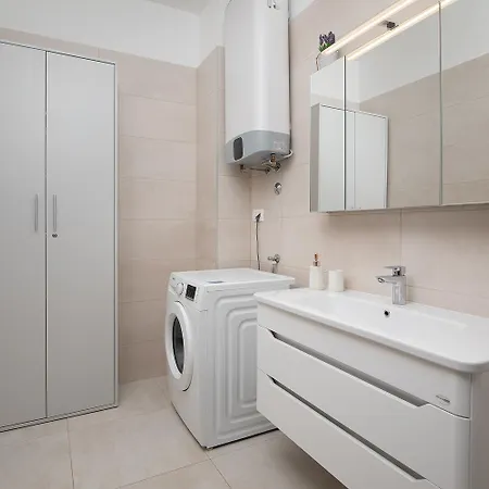 Modern Center Apartment